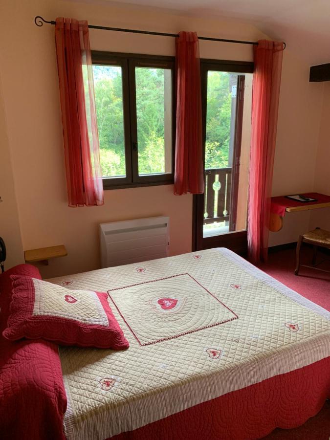 Hotel La Cascade Grand-Aigueblanche Zewnętrze zdjęcie